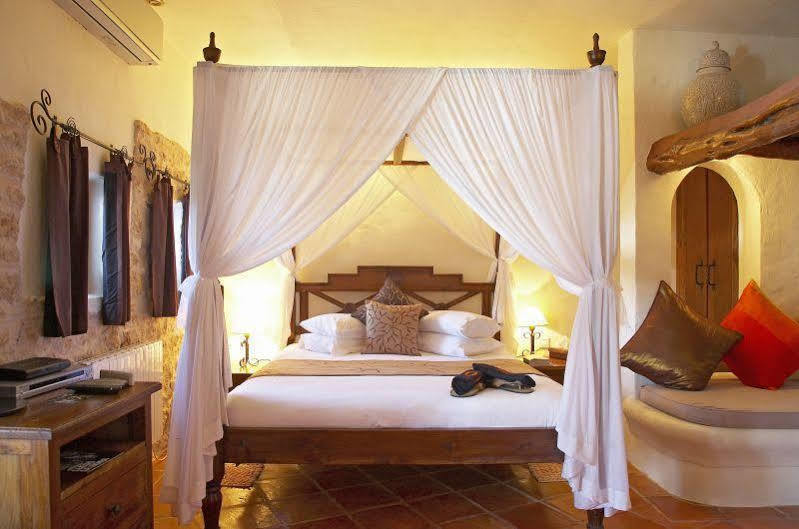 Agroturismo Atzaro Santa Eulària des Riu Exterior foto